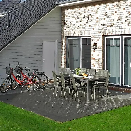 In Burhave Mit Grosser Terrasse *