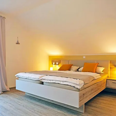In Burhave Mit Grosser Terrasse Prázdninový dům *