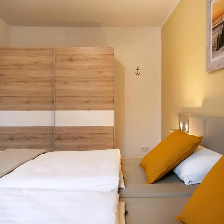 Holiday home In Burhave Mit Grosser Terrasse Butjadingen